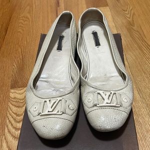 Louis Vuitton Cream Off-White Flats size 41
